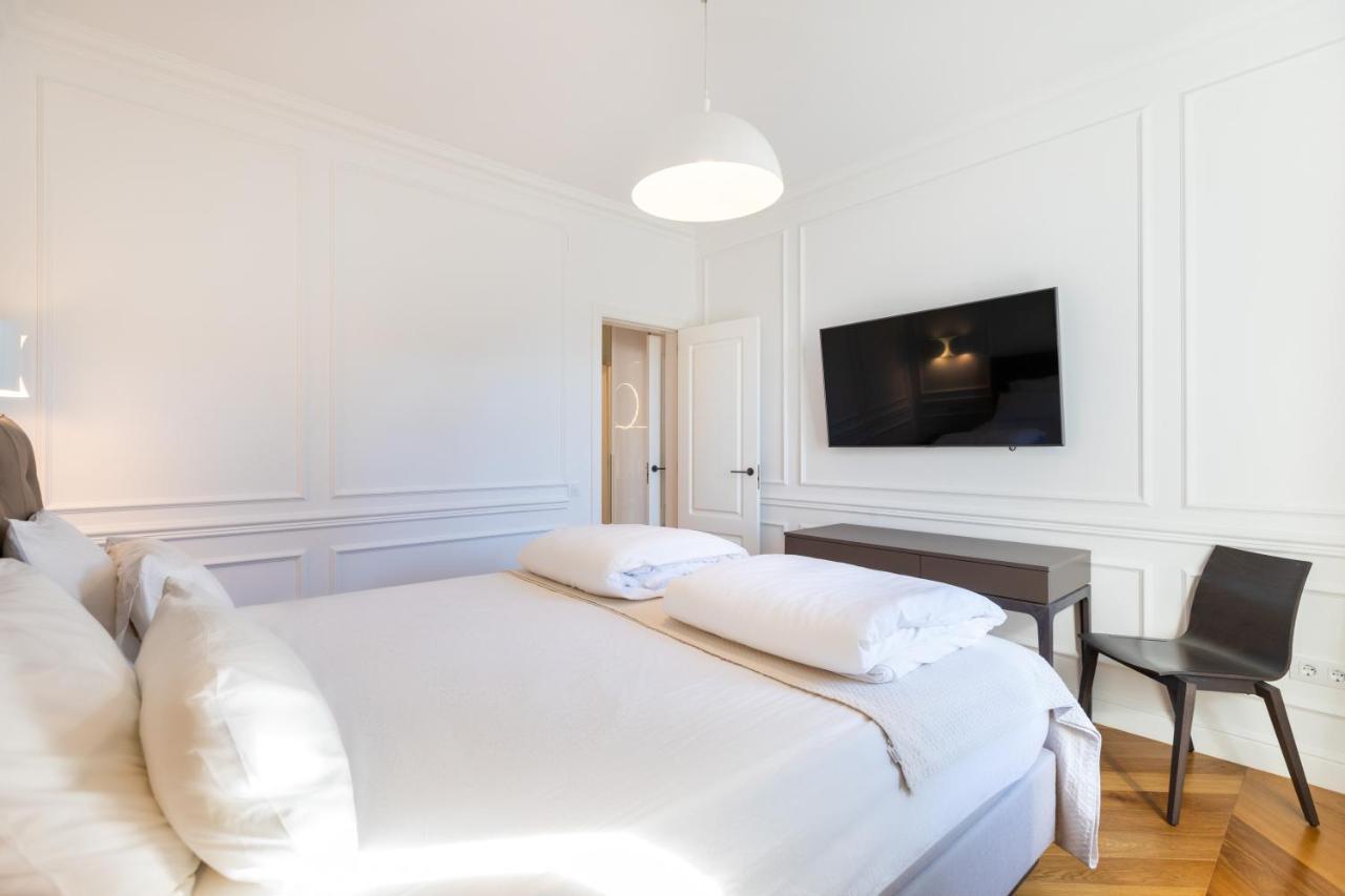Majestic 4Br/4Bath Apartment In Sagrada Familia Area Barcelona Exterior photo