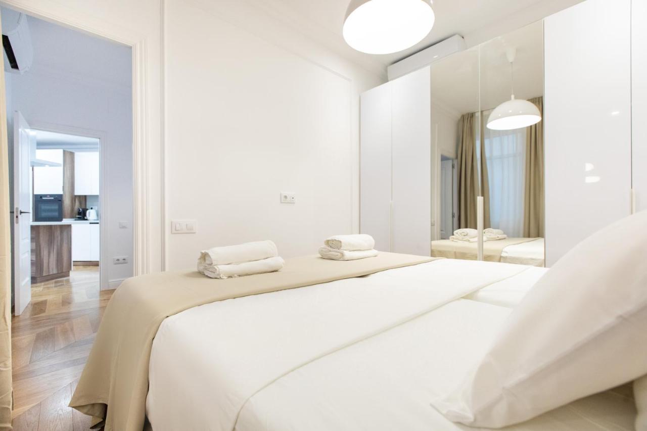 Majestic 4Br/4Bath Apartment In Sagrada Familia Area Barcelona Exterior photo