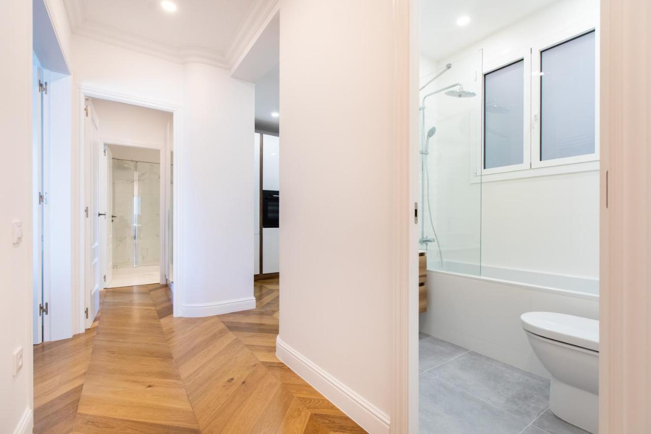 Majestic 4Br/4Bath Apartment In Sagrada Familia Area Barcelona Exterior photo