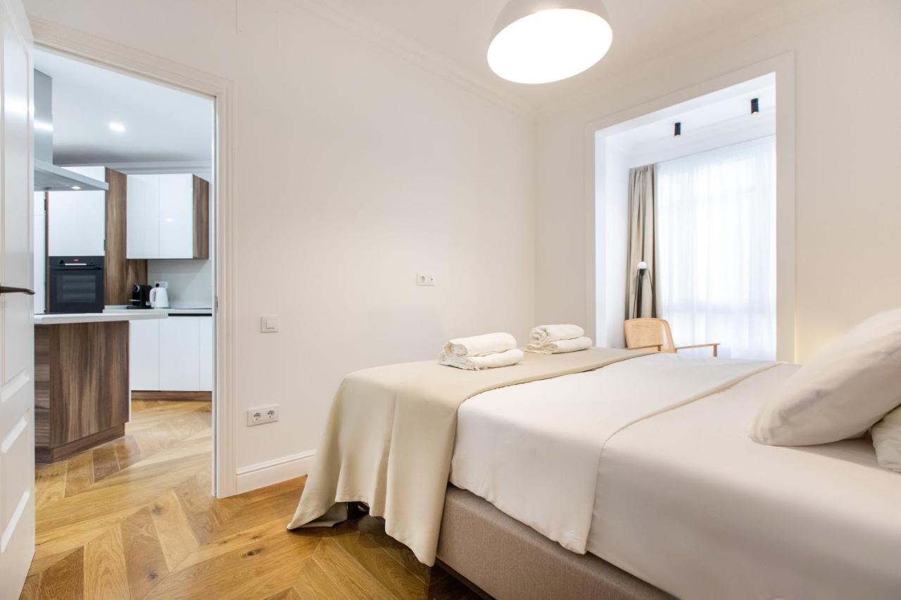 Majestic 4Br/4Bath Apartment In Sagrada Familia Area Barcelona Exterior photo